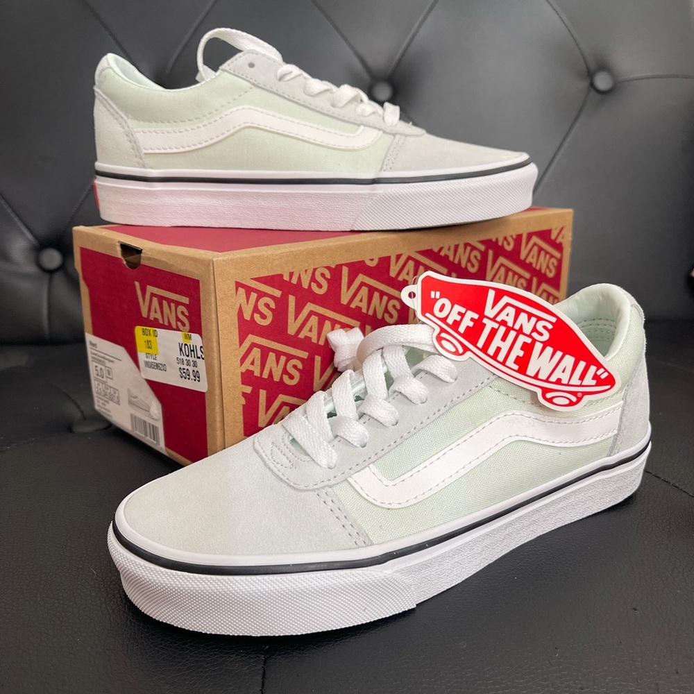 New size 5 women’s VANS